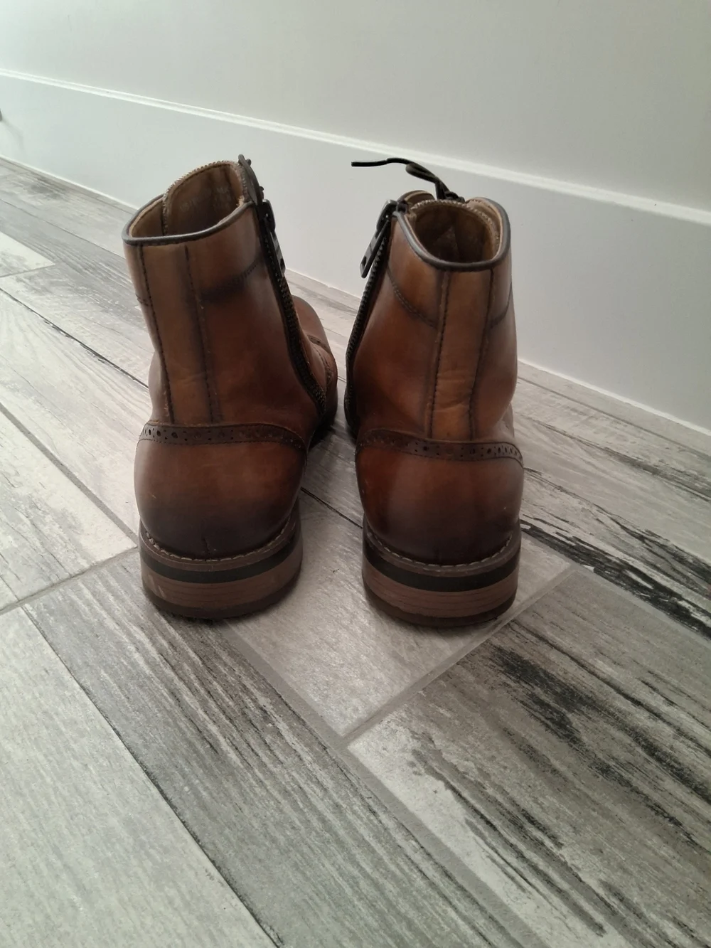 Kenneth Cole Reaction classic tan
